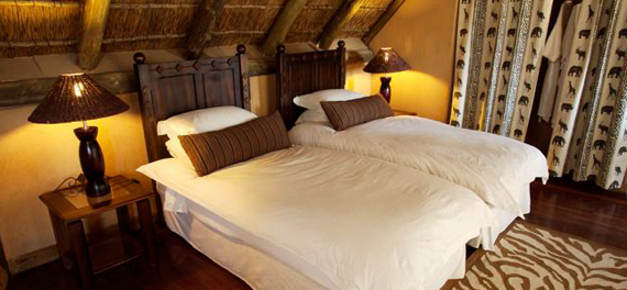 Deception Valley Lodge - Bedroom