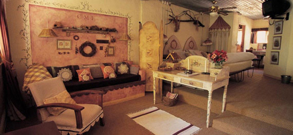 Cleopatra Mountain Farmhouse Bedroom