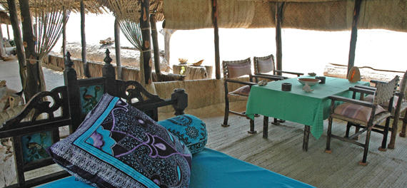 Kiwayu Safari Village - Lounge and Dining Area