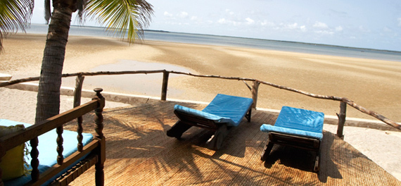 Manda Bay - Verandah