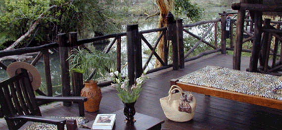 Finch Hatton's - Verandah
