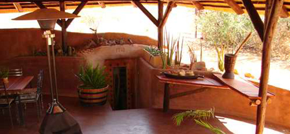Eningu Clayhouse - Dining Room