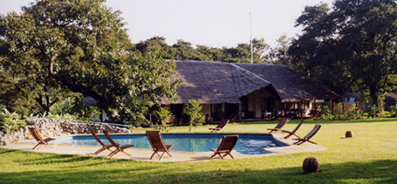 Moivaro Lodge - Swimming Pool