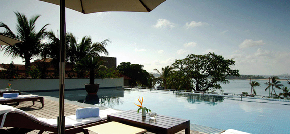 Kilimanjaro Kempinski Hotel - Infinity Pool